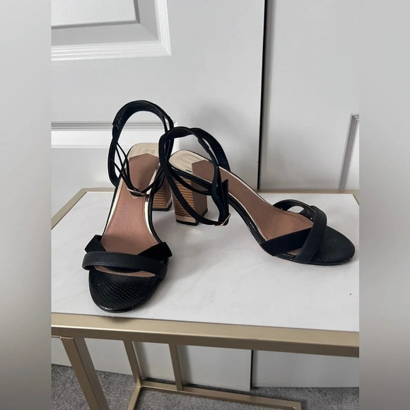 River Island  | Open Toe Black/Wood/Gold Block Heels | Size 8 (Fits like 9-9.5) - Picture 3 of 10